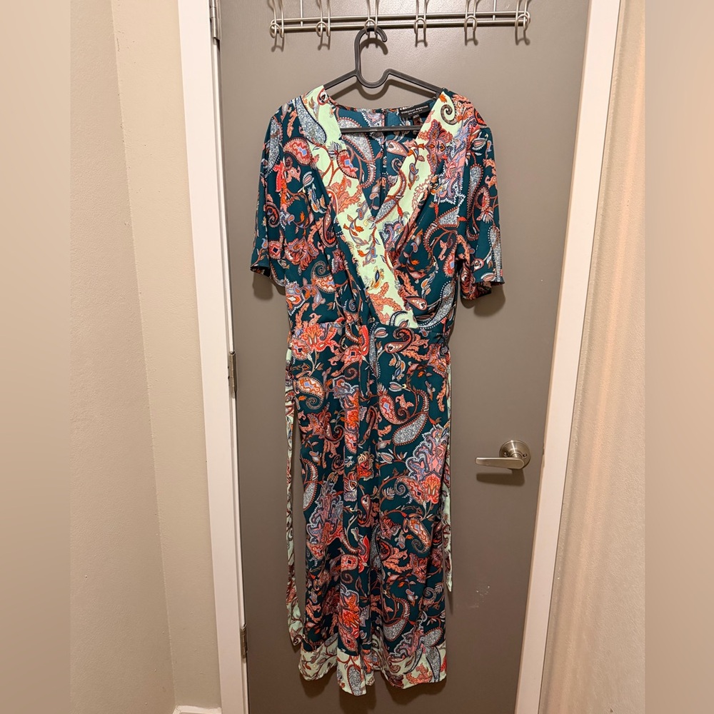 Floral V-Neck Dorothy Perkins jumpsuit
